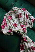 Load image into Gallery viewer, Pure Silk Floral Robe