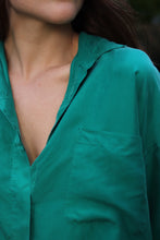 Load image into Gallery viewer, Pure Silk Teal Blouse