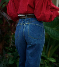 Load image into Gallery viewer, Vintage High Waisted Denim Jeans